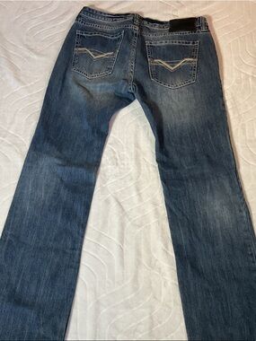 Men's  pistol straight Leg Denim Jeans in Medium Blue